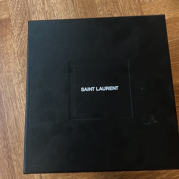 saint laurent tribute platform sandals in patent leather - Picture 3 of 3